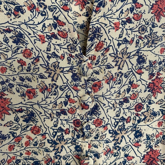 SOLD - Madewell Petal button front blouse 100% Silk - Picture 6 of 8